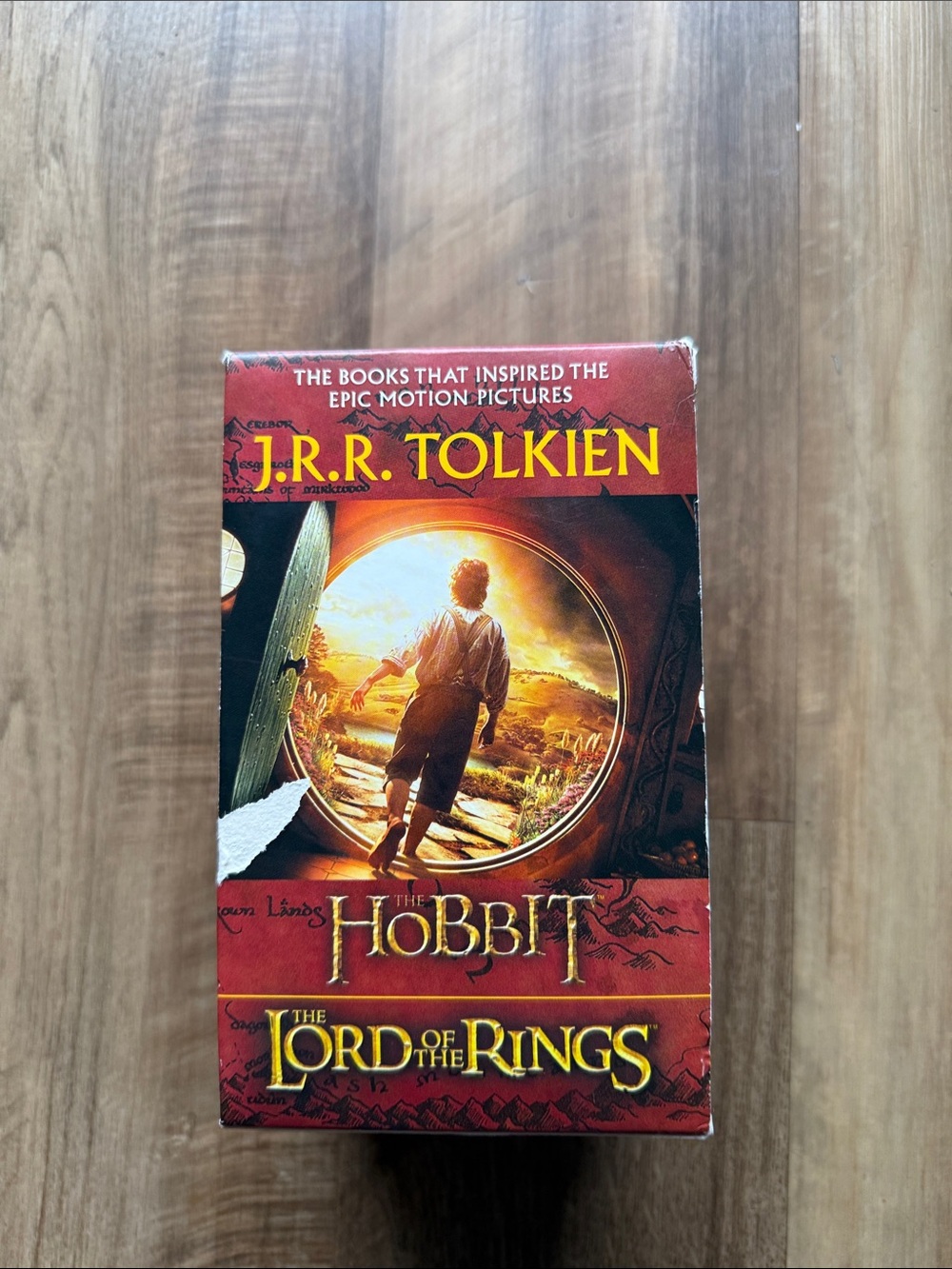 The Hobbit and The Lord of the Rings JRR Tolkien 2012  4 Paperback Box Set Books - Picture 2 of 3